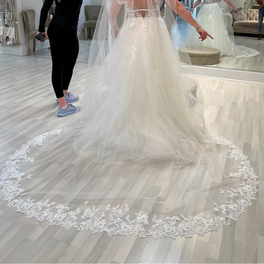 Wedding Veil. Cathedral style.